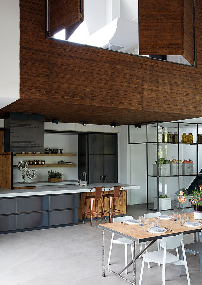 residence interior design by osiris-hertman kitchen